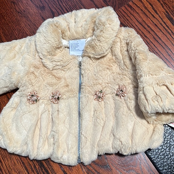 S&L Other - 💖2/$20 Faux Fur Coat